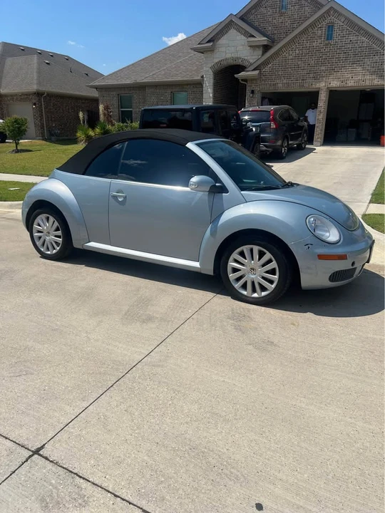 2009 Volkswagen New Beetle - Image 2 of 19