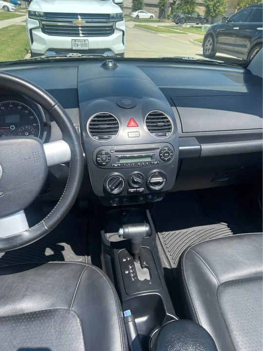 2009 Volkswagen New Beetle - Image 11 of 19