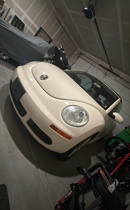 2009 Volkswagen New Beetle - Image 6 of 6