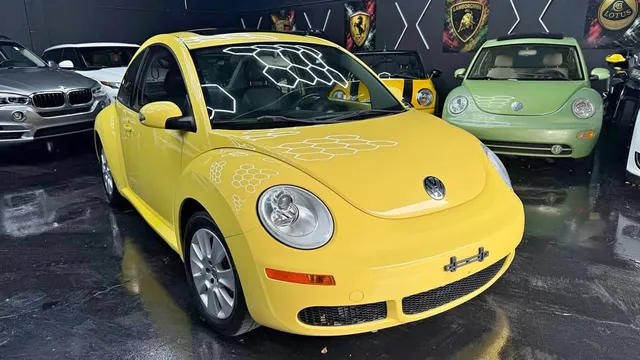 2009 Volkswagen Beetle 2.5L Convertible 2D