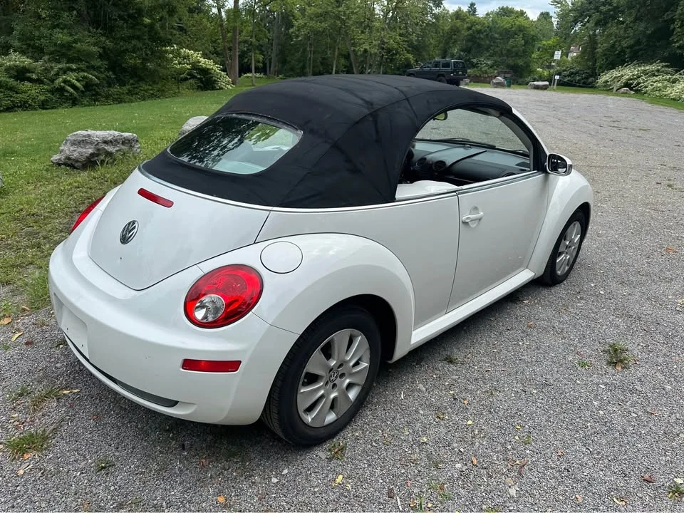 2009 Volkswagen New Beetle - Image 16 of 18