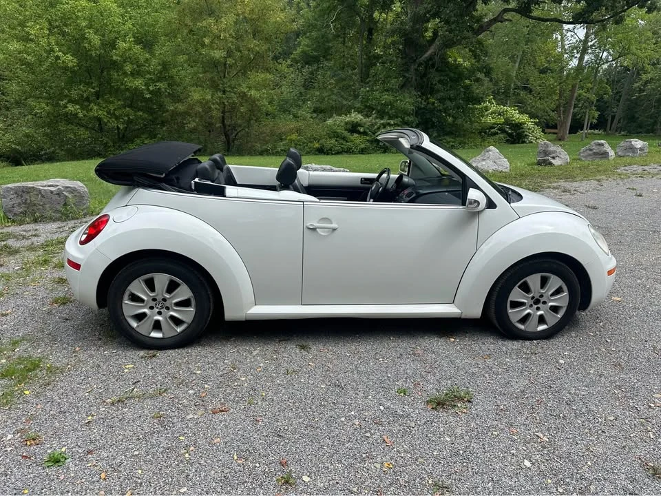 2009 Volkswagen New Beetle - Image 6 of 18