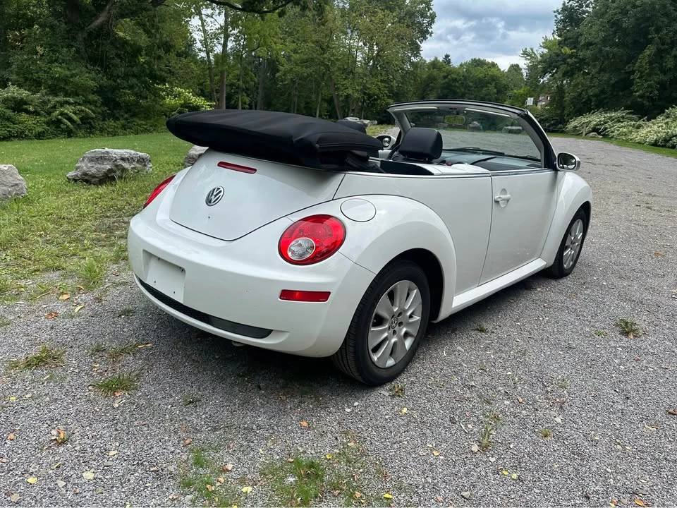 2009 Volkswagen New Beetle - Image 5 of 18