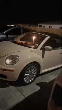 2009 Volkswagen Beetle 2.5L Convertible 2D