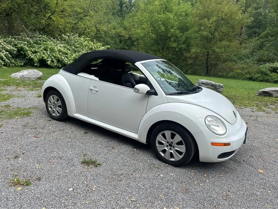 2009 Volkswagen New Beetle - Image 17 of 18