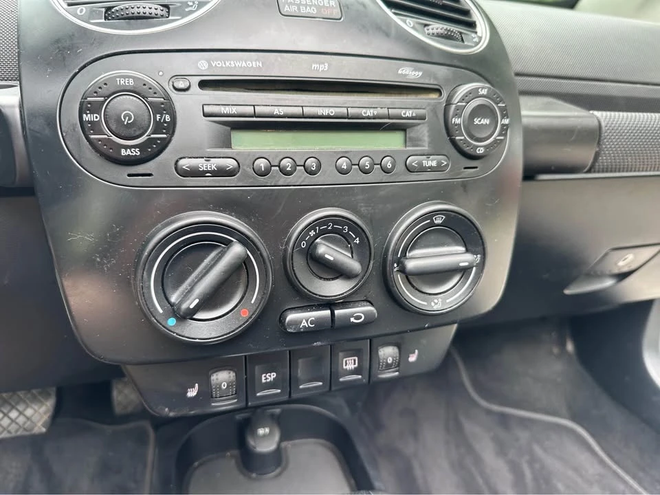 2009 Volkswagen New Beetle - Image 14 of 18