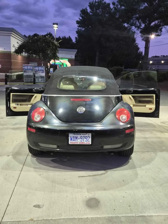 2009 Volkswagen New Beetle - Image 4 of 14
