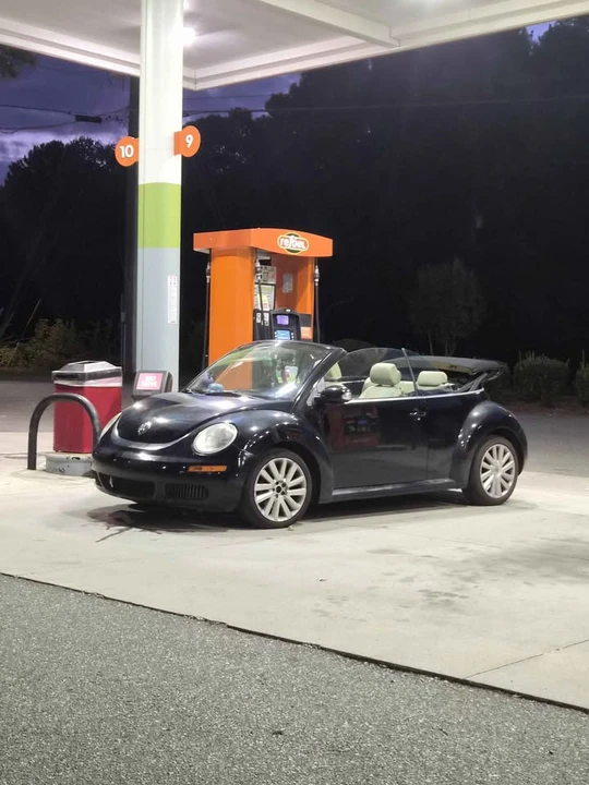 2009 Volkswagen New Beetle - Image 3 of 14