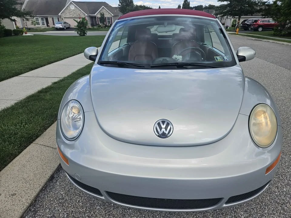 2009 Volkswagen New Beetle - Image 2 of 5