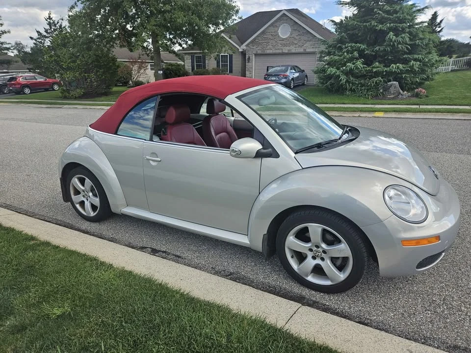 2009 Volkswagen New Beetle - Image 3 of 5