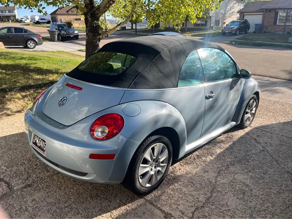 2009 Volkswagen New Beetle - Image 3 of 8