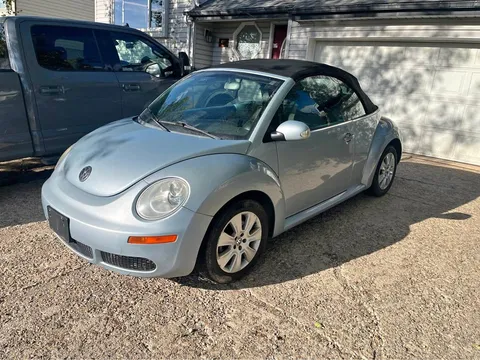 2009 Volkswagen Beetle 2.5L Convertible 2D