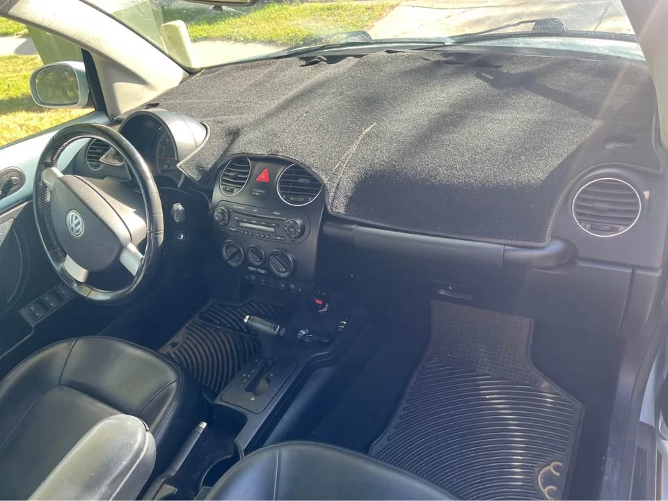 2009 Volkswagen New Beetle - Image 7 of 8