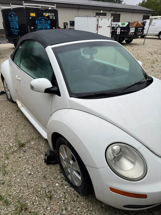 2009 Volkswagen New Beetle - Image 3 of 4