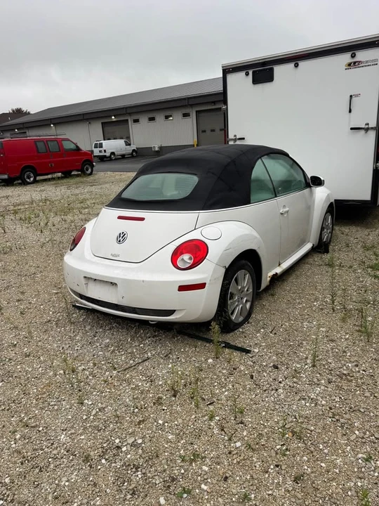2009 Volkswagen New Beetle - Image 4 of 4