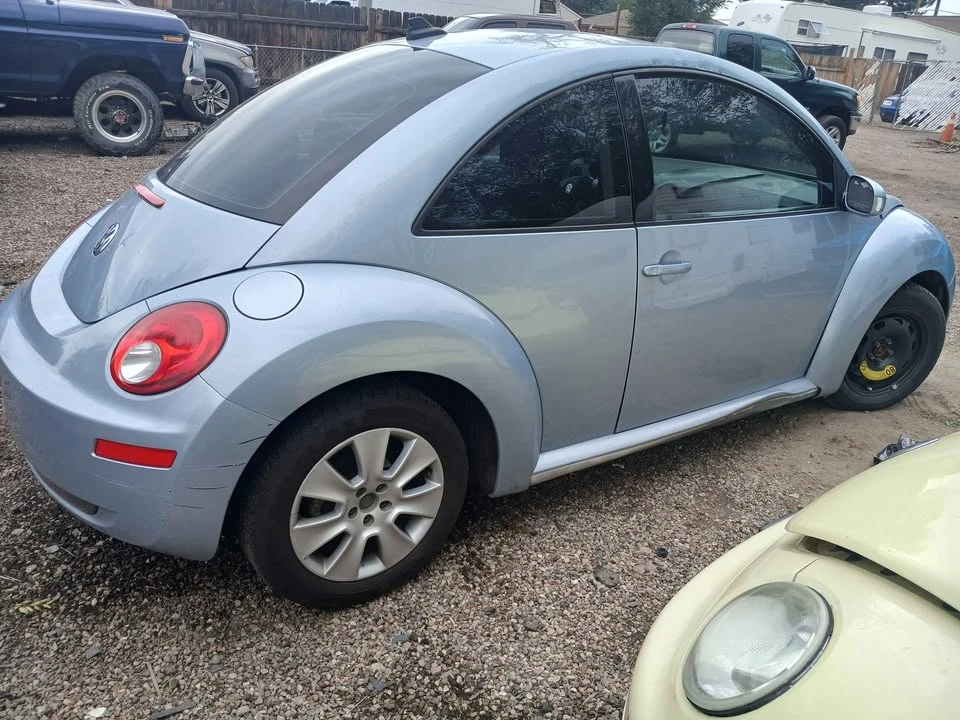2009 Volkswagen New Beetle - Image 3 of 4
