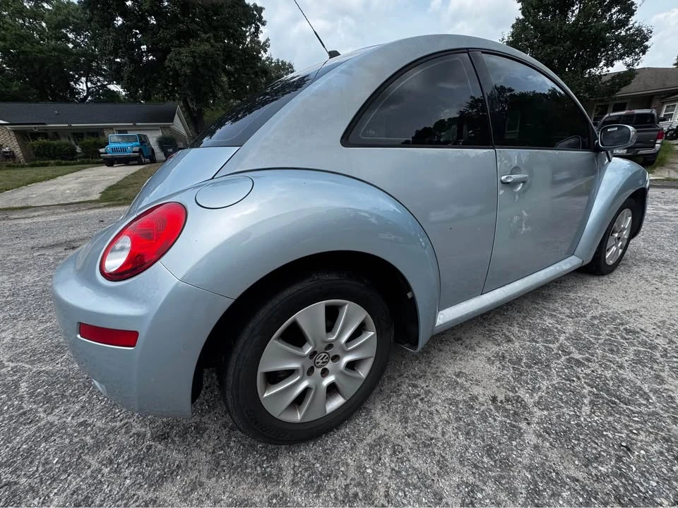 2009 Volkswagen New Beetle - Image 3 of 8