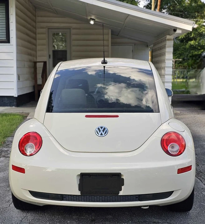 2009 Volkswagen New Beetle - Image 3 of 9