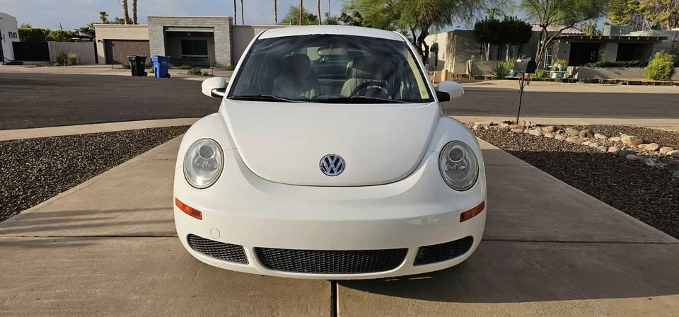2009 Volkswagen New Beetle - Image 2 of 19