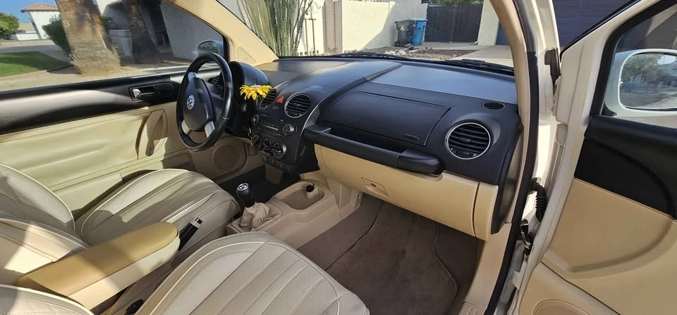 2009 Volkswagen New Beetle - Image 13 of 19