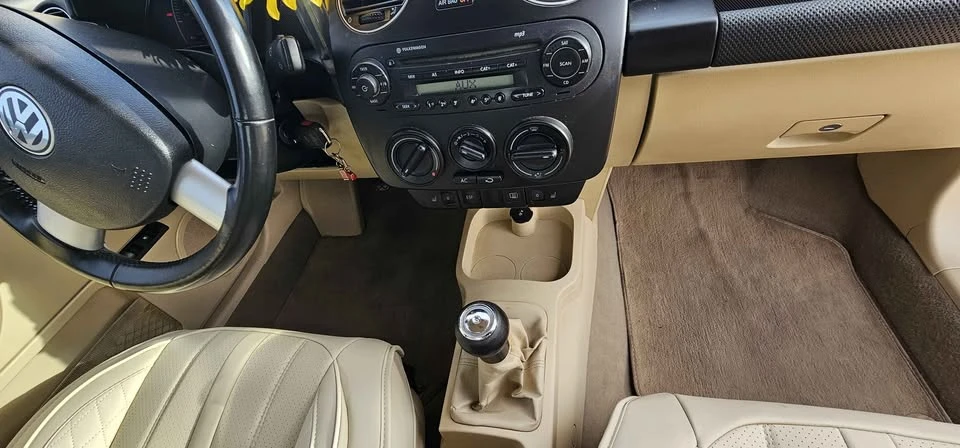 2009 Volkswagen New Beetle - Image 12 of 19