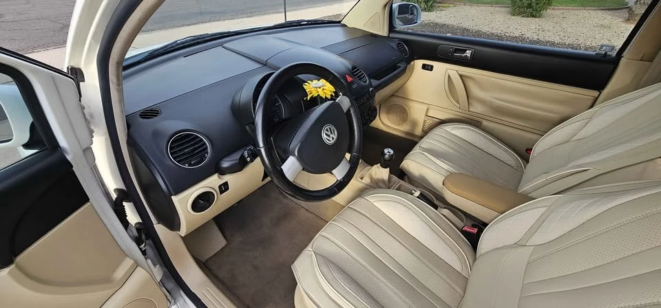 2009 Volkswagen New Beetle - Image 11 of 19