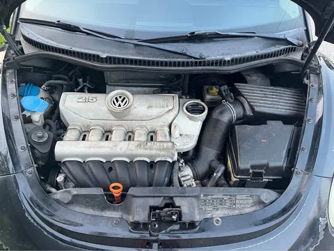 2009 Volkswagen Beetle 2.5L Hatchback 2D
