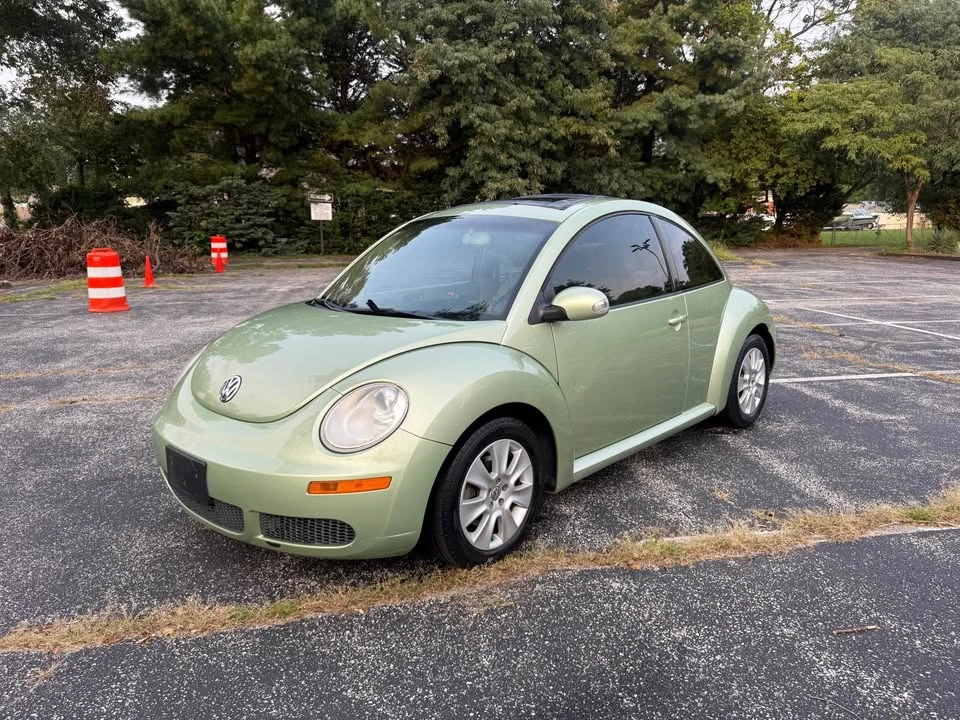 2009 Volkswagen New Beetle - Image 4 of 11