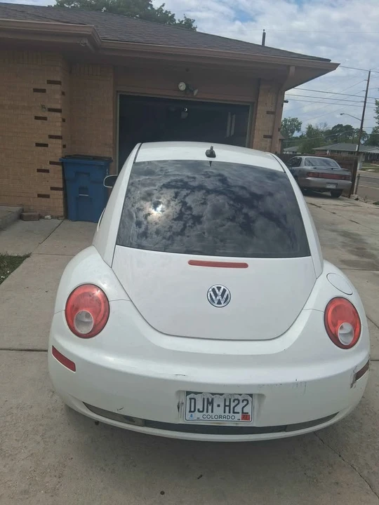 2009 Volkswagen New Beetle - Image 2 of 6
