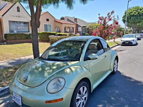 2009 Volkswagen Beetle 2.5L Hatchback 2D