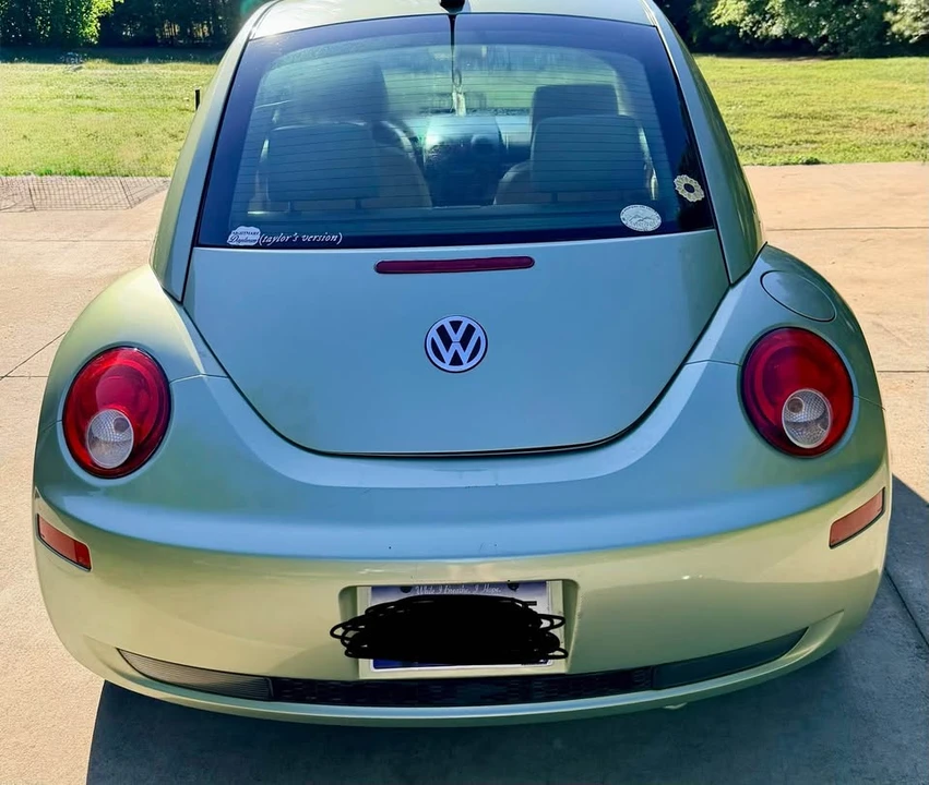 2009 Volkswagen New Beetle - Image 3 of 8