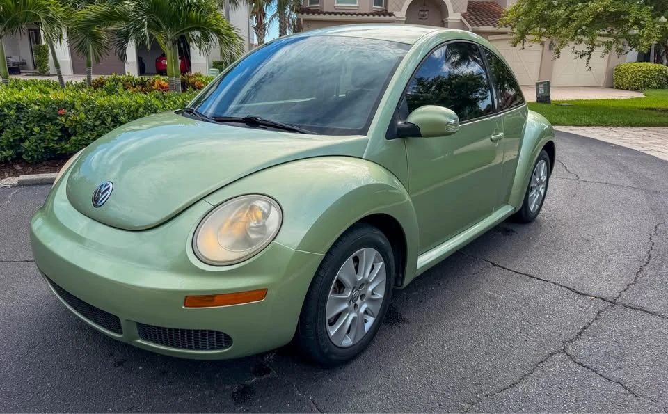 2009 Volkswagen New Beetle - Image 4 of 15
