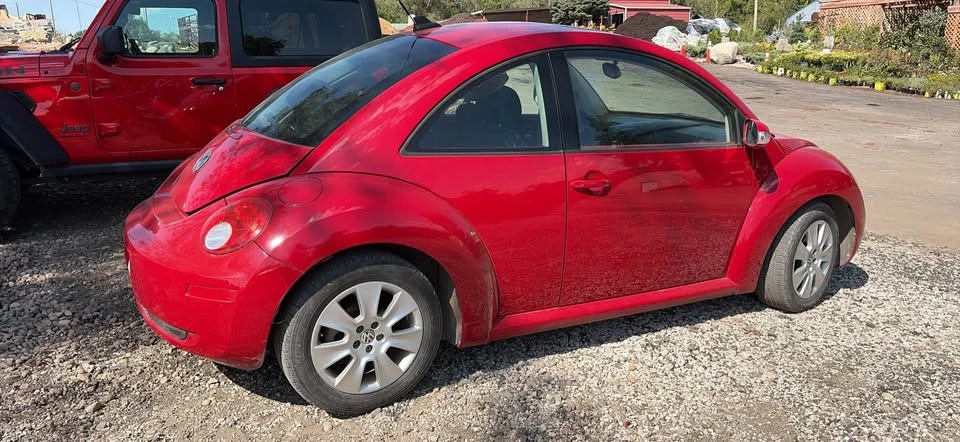 2009 Volkswagen New Beetle - Image 3 of 10
