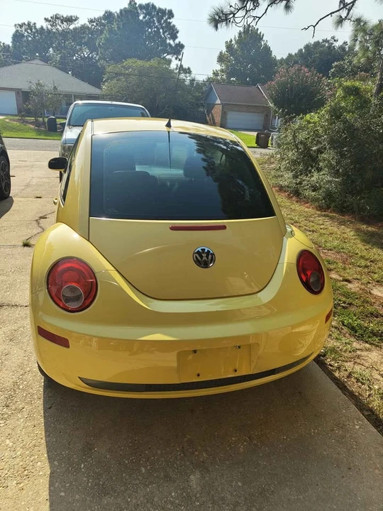 2009 Volkswagen New Beetle - Image 3 of 11