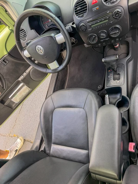 2009 Volkswagen New Beetle - Image 7 of 15