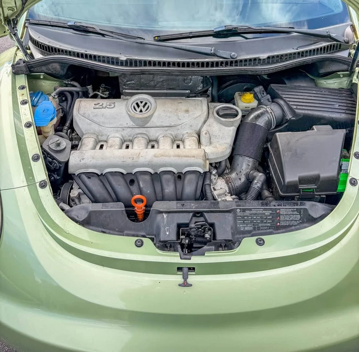 2009 Volkswagen New Beetle - Image 13 of 15