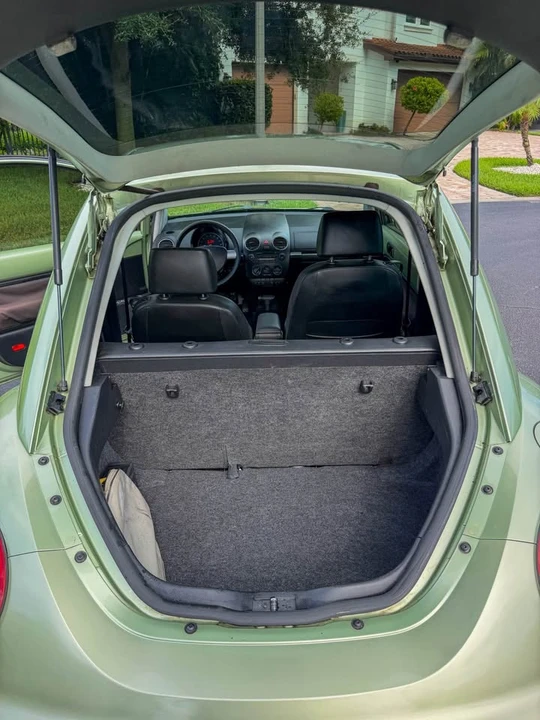2009 Volkswagen New Beetle - Image 12 of 15