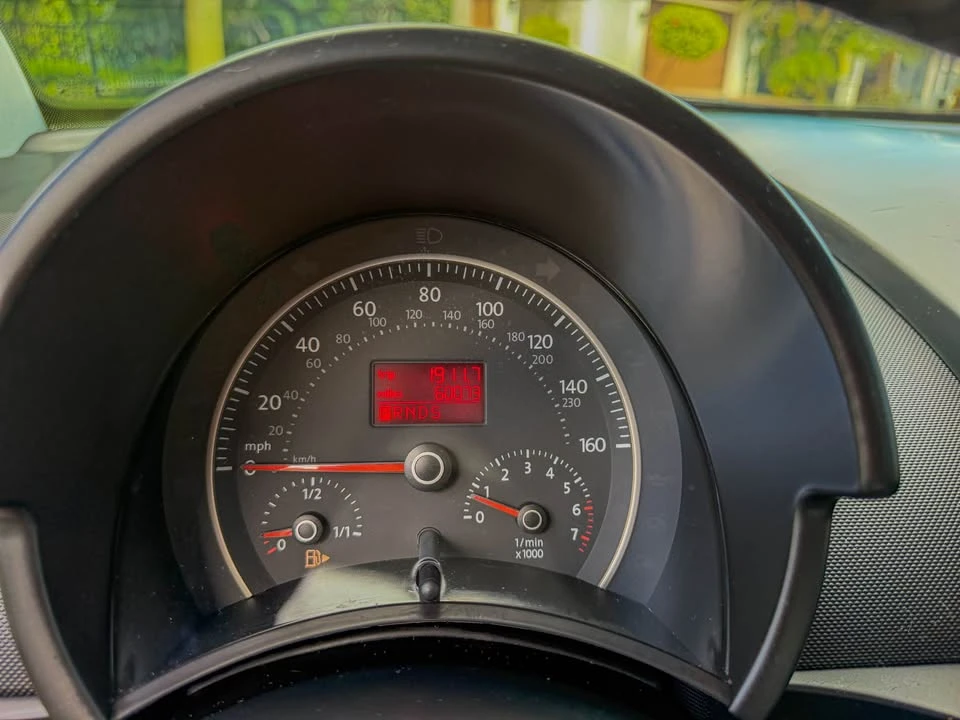 2009 Volkswagen New Beetle - Image 11 of 15