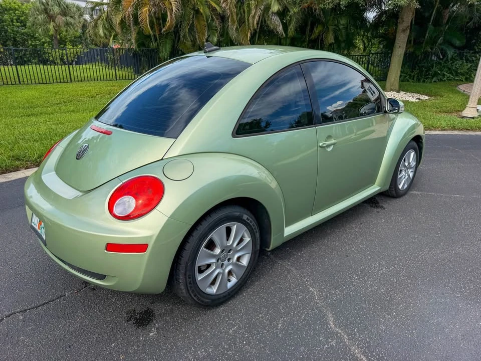 2009 Volkswagen New Beetle - Image 6 of 15