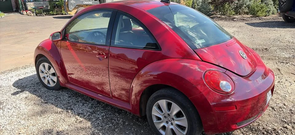 2009 Volkswagen New Beetle - Image 5 of 10