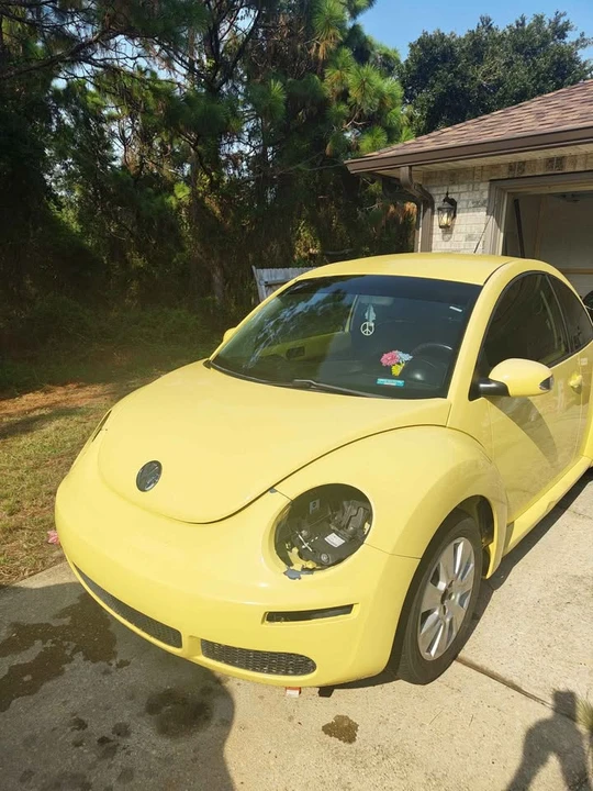 2009 Volkswagen New Beetle - Image 5 of 11