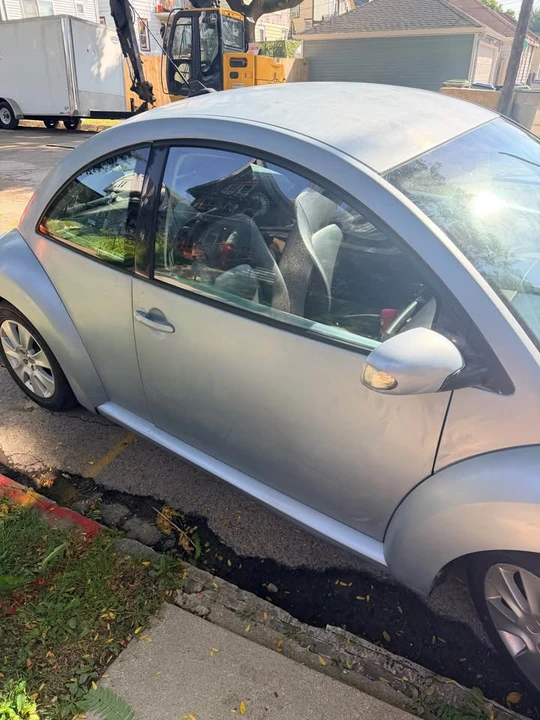 2009 Volkswagen New Beetle - Image 10 of 10