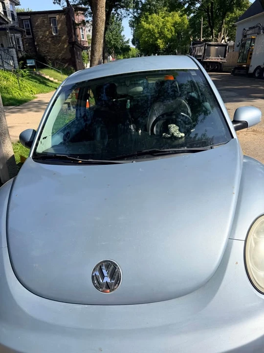 2009 Volkswagen New Beetle - Image 8 of 10