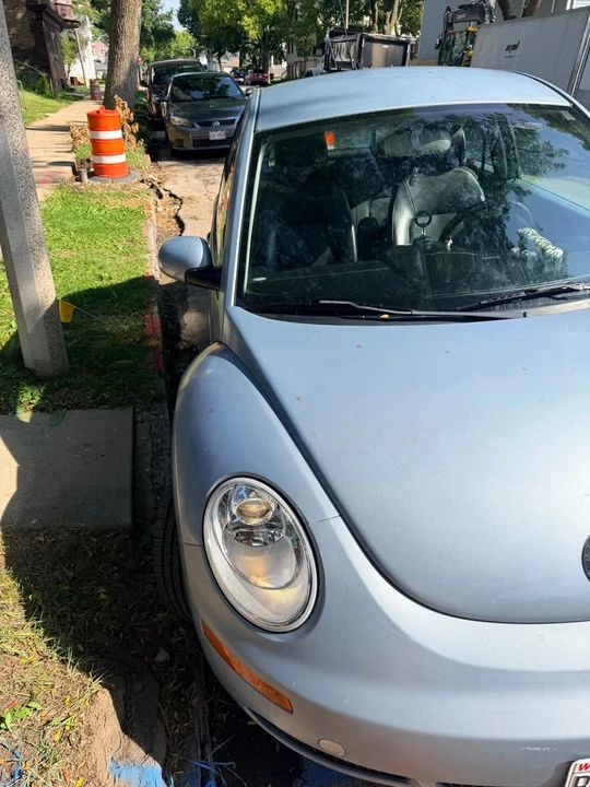 2009 Volkswagen New Beetle - Image 9 of 10