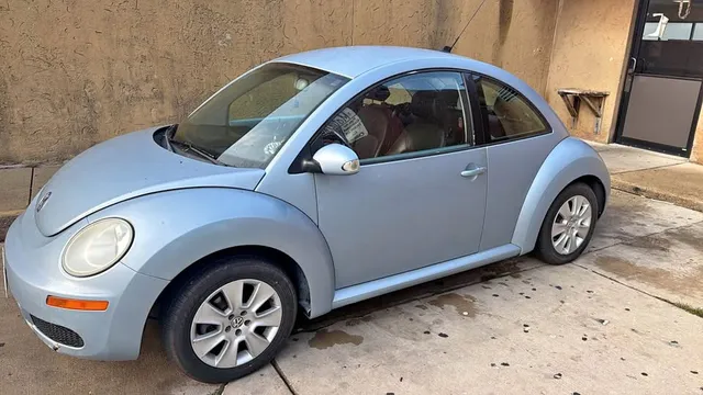 2009 Volkswagen Beetle 2.5L Hatchback 2D