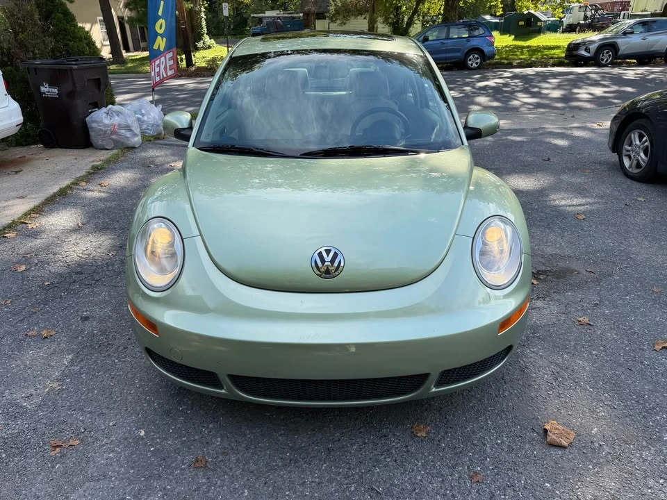 2009 Volkswagen New Beetle - Image 4 of 11