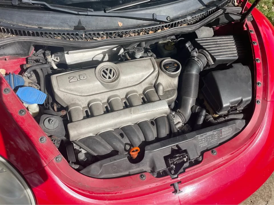 2009 Volkswagen New Beetle - Image 8 of 16