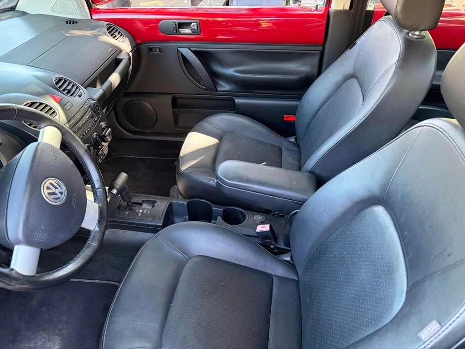 2009 Volkswagen New Beetle - Image 8 of 10
