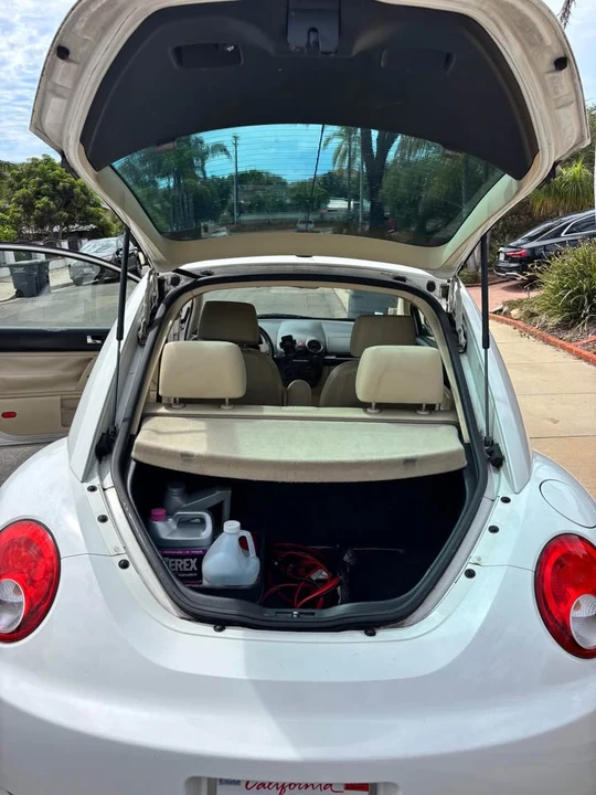 2009 Volkswagen New Beetle - Image 14 of 19