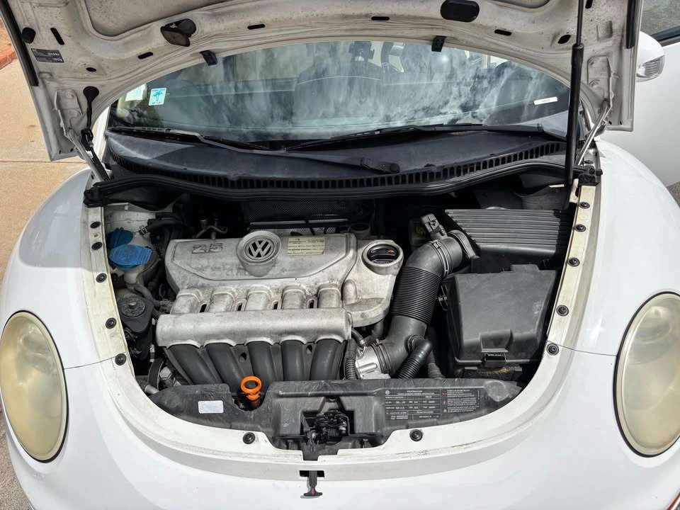 2009 Volkswagen New Beetle - Image 16 of 19